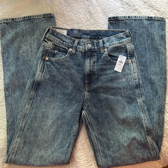 NWT NEVER WORN GAP VINTAGE HIGH RISE FLARE JEANS - Picture 2 of 8